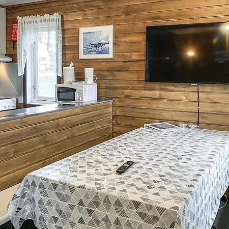 3 Bedroom Awesome In Holiday home